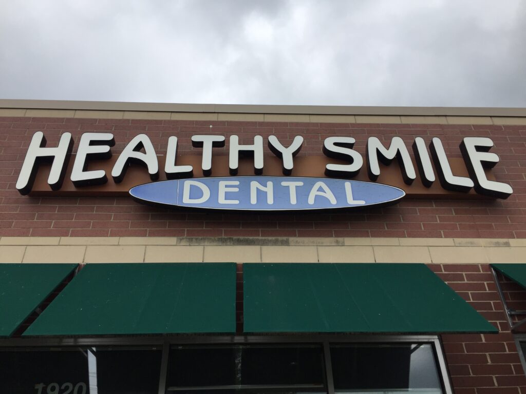 Neonarts healthy smile dental 3d channel sign in neon signage