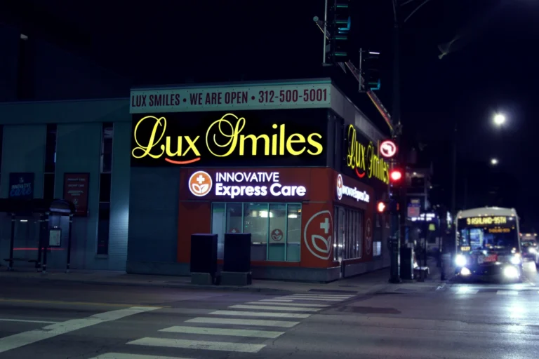 Dental Clinic Neon in vibrant LED neon
