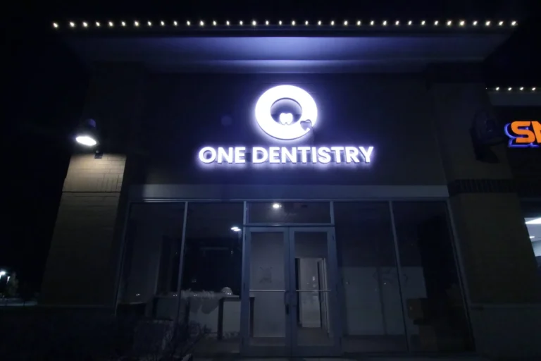 Neonarts onedentistry 2 sign in white for sign